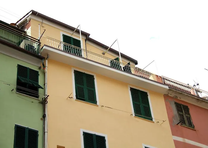 Rollando Pensión 3*