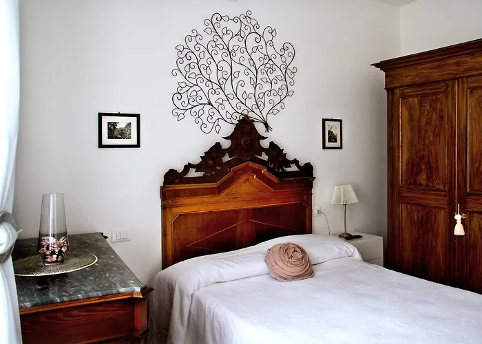 Rollando Penzion Vernazza